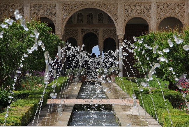 Jardim do Generalif em Alhambra - Foto Pixabay - BLOG LUGARES DE MEMORIA