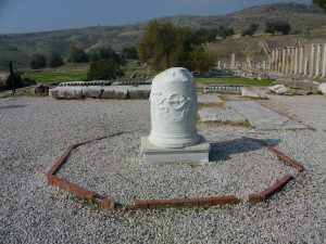 Monumento_em_Pergamo_Turquia- Foto_de_Sylvia_Leite-BLOG_LUGARES_DE-MEMORIA