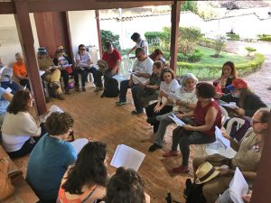 Leitura_coletiva_ duranre_ a_Semana_ Roseana-FOoto_de_Sylvia_leite-BLOG_LUGARES_DE_MEMORIA