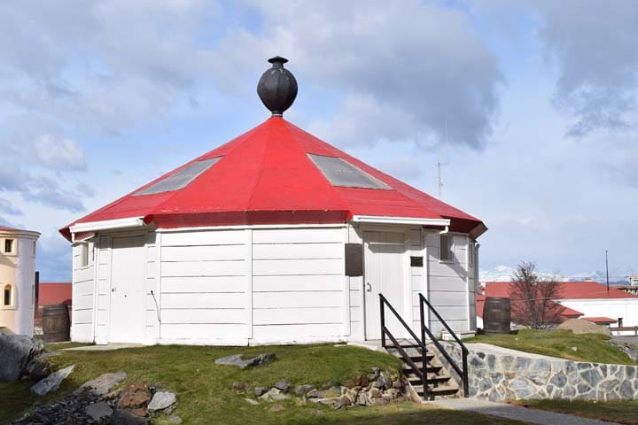 Farol em Ushuaia - Foto Pixabay - BLOG LUGARES DE MEMORIA