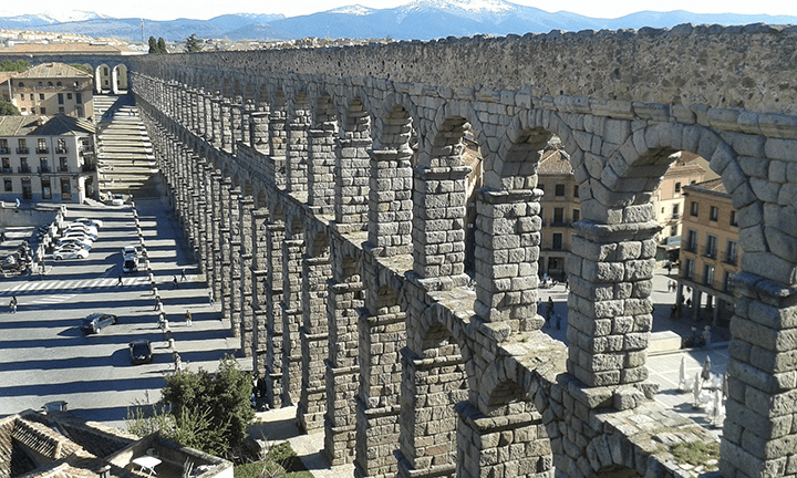 Aqueduto de Segóvia - Foto Pixabay - BLOG LUGARES DE MEMORIA