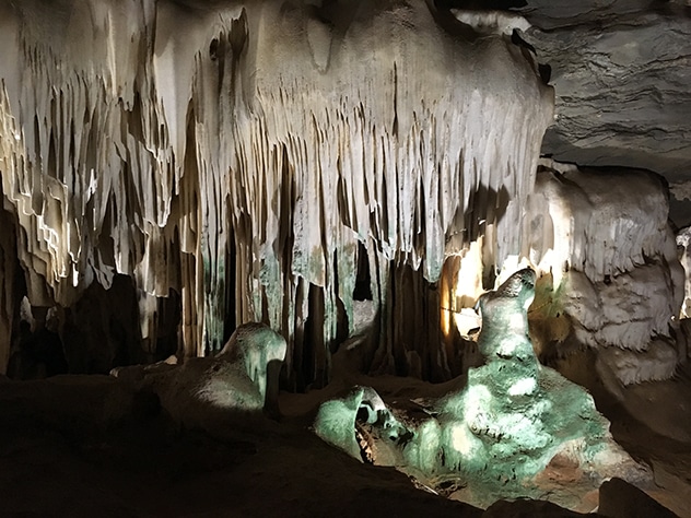 Estalactites na Gruta de Maquiné - Foto de Sylvia Leite - BLOG LUGARES DE MEMORIA