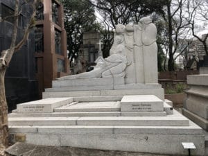 Escultura "Sepultamento" _de Victor Brecheret- Foto de Sylvia Leite - BLOG LUGARES DE MEMÓRIA