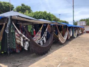 Redes à venda em mercado - Foto de Sylvia Leite -- BLOG LUGRES DE MEMÓRIA 3