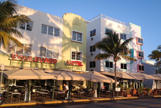 Ocean Drive, no Art Déco District, em South Beach, Miami 