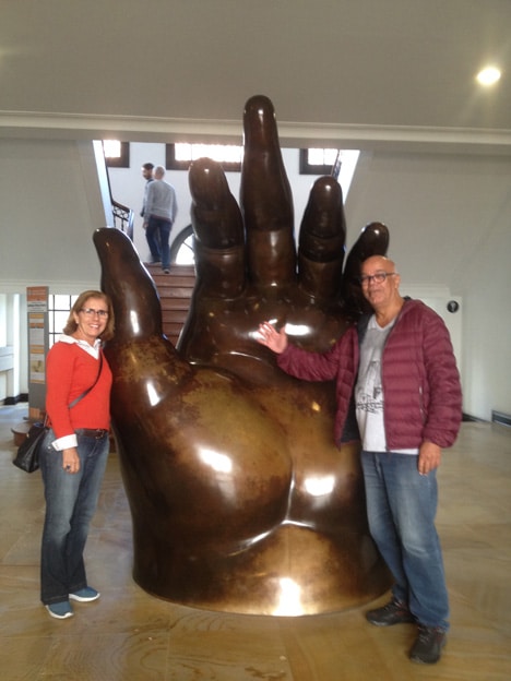Mão de Botero no Museu Botero em Bogotá - BLOG LUGARES DE MEMÓRIA 