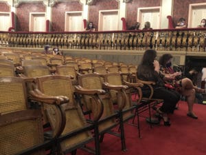 Cadeiras de palhinha no Theatro da Paz - Foto de Sylvia Leite - BLOG LUGARES DE MEMORIA