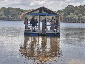 Balsa para observação de tartarugas no lago Coroca - Foto de Sylvia Leite - BLOG LUGARES DE MEMÓRIA 1