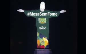 Cristo Redentor em campanha conta a fome - Foto de Sesc Rio Divulgação - BLOG LUGARES DE MEMORIA