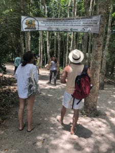 Visitantes e faixa de boas vindas na Comunidade de Coroca - Foto de Sylvia Leite - BLOG LUGARES DE MEMÓRIA