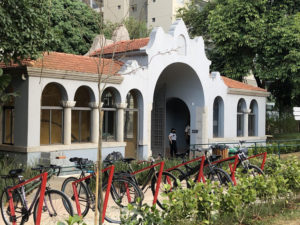 Vista interna do portal do Colegio Des Oiseaux - Foto de Sylvia Leite - BLOG LUGARES DE MEMORIA