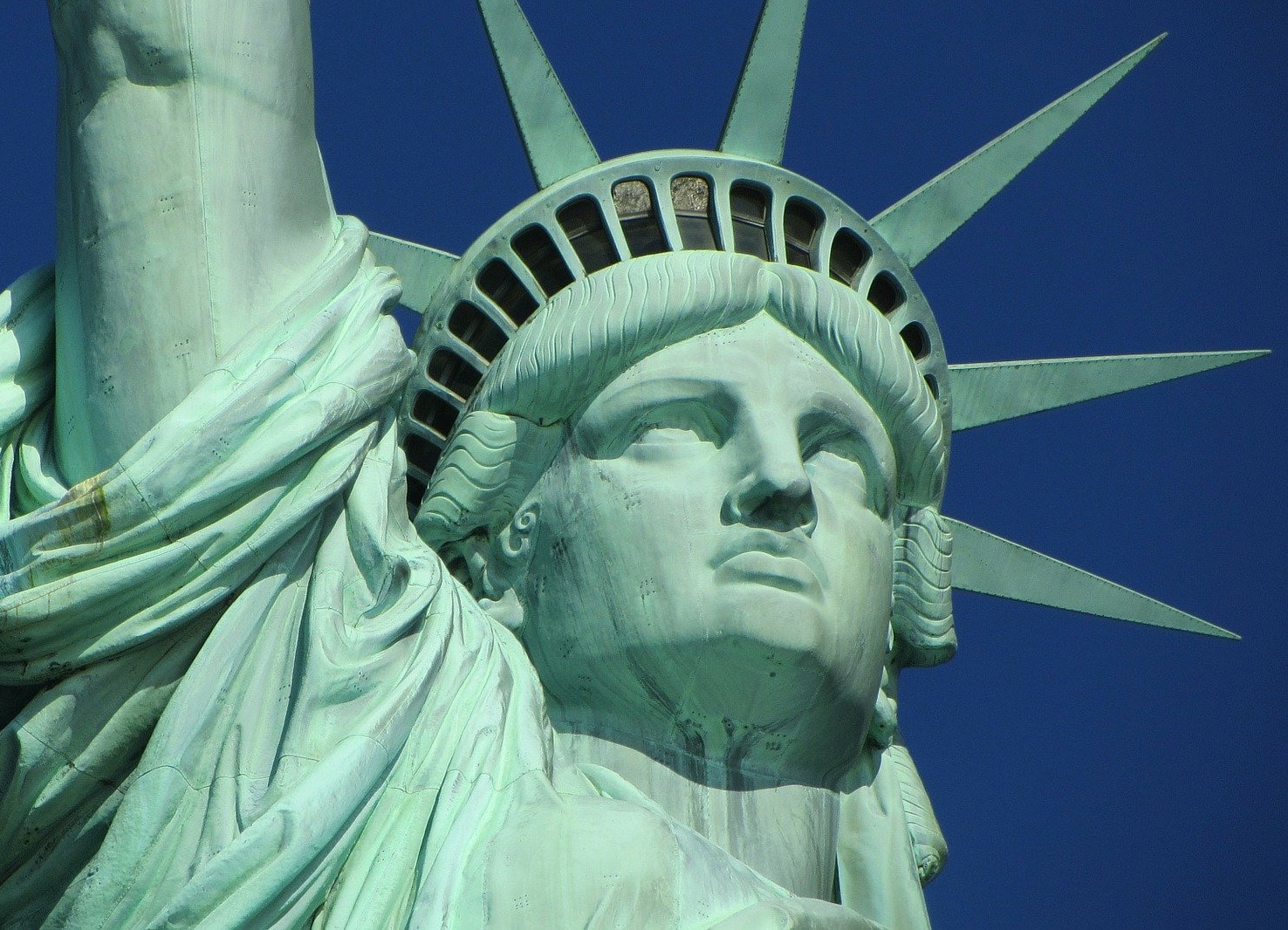 Rosto da estátua - Foto de Ronile em Pixabay- BOG LUGARE DE MEMORIA