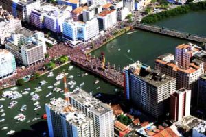 Bloco O Galo da Madrugada no Recife - Foto de governadoreduardocampos em Wikimedia - BLOG LUGARES DE MEMÓRIA