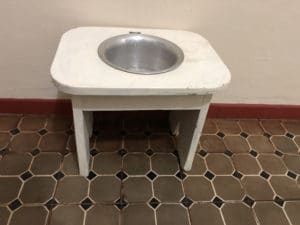 Urinol usado pelos doentes - Foto de Sylvia Leite - BLOG LUGARES DE MEMORIA