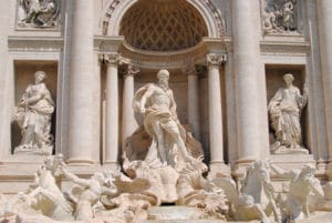 Estátuas da Fontana di Trevi - Foto de vlad_ropotica em Pixabay - BLOG UGARES DE MEMÓRIA
