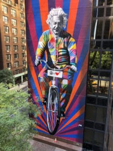 Mural Genial andar de bike - Foto do site do artista - BLOG LUGARES DE MEMÓRIA