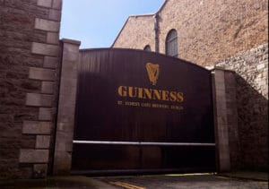 Portão da cervejaria - Foto do site oficial da Guinness StoreHouse - BLOG LUGARES DE MEMÓRIA