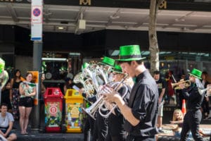Banda no dia de St Patrick - Foto de squirrel_photos-7862139 em Pixabay - BLOG LUGARES DE MEMORIA