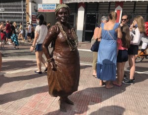 Estátua de sambista na Praça da Liberdade - Foto de Sylvia Leite - BLOG LUGAARES DE MEMORIA