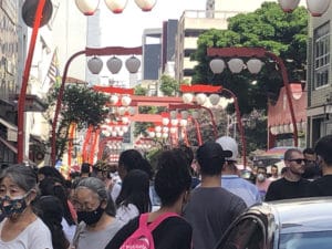 Liberdade: um bairro multirracial Estátua de sambista na Praça da Liberdade - Foto de Sylvia Leite - BLOG LUGAARES DE MEMORIA