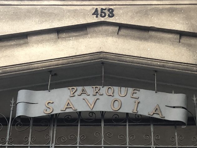 Placa na entrada do Parque Savoia - Foto de Sylvia Leite - BLOG LUGARES DE MEMORIA