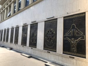 Placas de bronze no hospital SC- Foto de Sylvia Leite - BLOG LUGARES DE MEMÓRIA