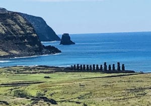 Vista do Ahu Tongariki a partir da Fábrica de Moais - Foto de Sylvia Leite - BLOG LUGARES DE MEMORIA
