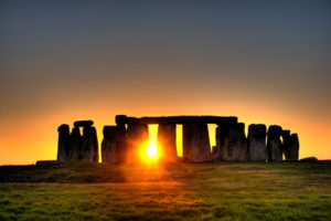 Nascer do sol no solstício de inverno - Foto sem indidação de autor em Wikimedia - BLOG LUGARES DE MEMORIA