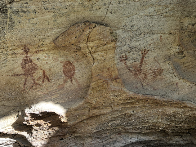 Arte Rupestre no Sítio Dom Helder - Foto de Sylvia Leite - BLOG LUGARES DE MEMÓRIA