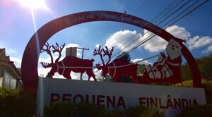 Portal de entrada para a Casa de Papai Noel de Penedo - Foto do site Penedo.com - BLOG LUGARES DE MEMORIA