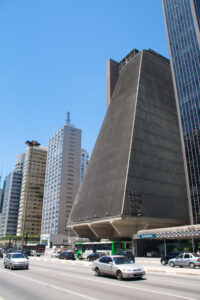 Prédio da Fiesp - Foto de connectionconsulting em Flickr e Wikimedia - BLOG LUGARES DE MEMORIA