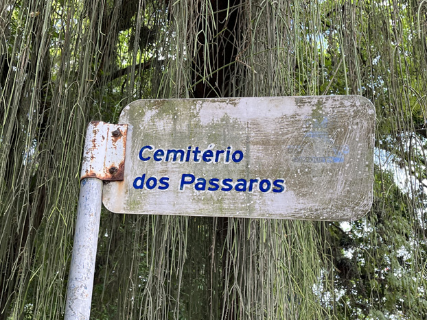 Placa do Cemitério dos Passaros - Foto de Sylvia Leite - BLOG LUGARES DE MEMORIA