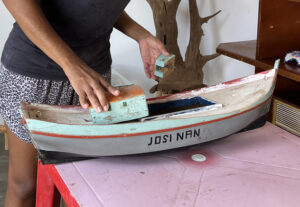 Miniatura de barco antiga da Ilha do ferro - Foto de Sylvia Leite - BLOG LUGARES DE MEMORIA