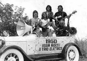 Musicos baianos tocam frevo na Fobica - Foto de autor desconhecido postada peo site The Point Carioca- BLOG LUGARES DE MEMORIA