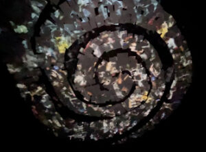 Still do video da espiral no Museu da Natureza - Foto de Sylvia Leite - BLOG LUGARES DE MEMORIA