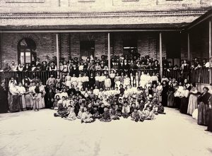 Foto_de_imigrantes na Hospedaria_do_Bras_Museu_da_Imigração_BLOG_LUGARES_DE_MEMORIA
