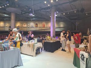 Bazar no Unibes Cultural em São Paulo - Foto de Mônica Guimarães- BLOG LUGARES DE MEMORIA
