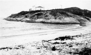 Igrejinha_de_Copacabana_em_1906-Foto_de_desconhecido_em_Wikimedia-BLOG _LUGARES_DE_MEMORIA