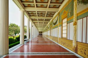Varanda_da_Getty_Villa- Foto de Scotwriter21 em Wikimedia- BOG LUGARES DE MEMORIA