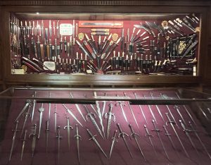 Armas_brancas_IRB_-_Foto_de_Sylvia_Leite_-_BLOG_LUGARES_DE_MEMORIA