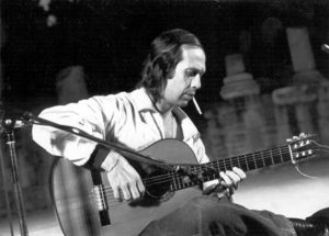 Paco_de_Lucia-Foto_paprikadefrance_em_Wikimedia-BOG_LUGARES_DE_MEMORIA