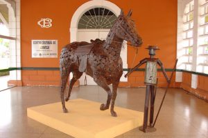 Escultura_Cavalo_Siruiz-Foto_Mara_Penna-BLOG_LUGARES_DE_MEMORIA