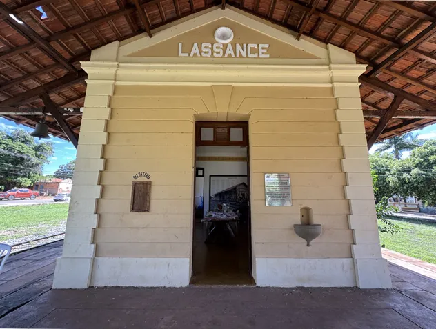 Antiga_estacao_de_Lassance-Foto_de_Sylvia_Leite-BLOG_LUGARES_DE_MEMORIA