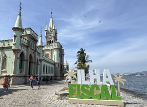 Castelo_e_letreiro_ILha_Fiscal-Foto_Sylvia_Leite-BLOG_LUGARES_DE_MEMORIA