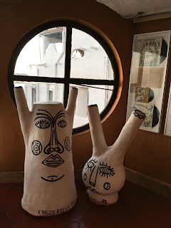 Peças cerâmicas na Casapueblo - foto de Sylvia Leite - BLOG LUGARES DE MEMORIA
