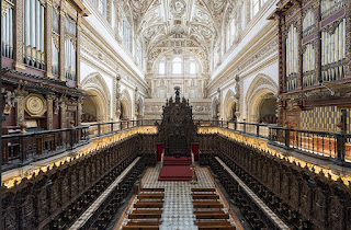 Catedral católica dentro da Mesquita de Córdoba - Foto do site oficial do monumento - BLOG LUGARES DE MEMÓRIA