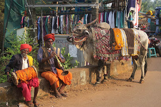 Músicos hindus de rua - Foto de Vivek Chugh em Pixabay - BLOG LUGARES DE MEMÓRIA