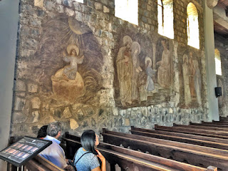 Um dos onze painéis pintados e esculpidos na Capela da Natividade de Maria - Foto de Sylvia Leite - BLOG LUGARES DE MEMÓRIA