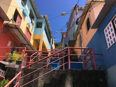 Casas coloridas no Candeal - Foto de Sylvia Leite - BLOG LUGARES DE MEMÓRIA