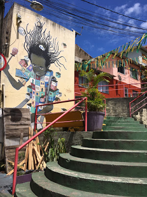 Escadaria e grafite - Foto de Sylvia Leite - BLOG LUGARES DE MEMÓRIA